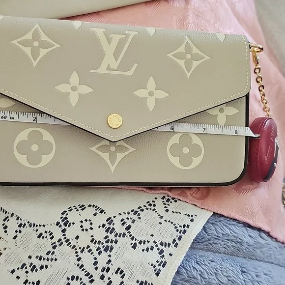 Trio+Free Shipping•Quality High Fashion Group - Picture 16 of 17